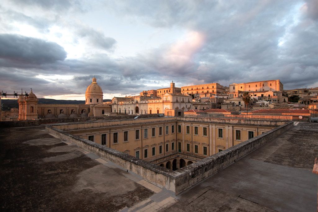Noto, a pochi passi